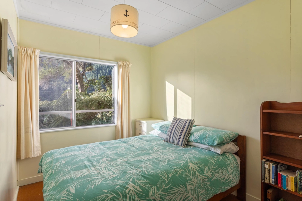Photos of 1679 Kenepuru Road