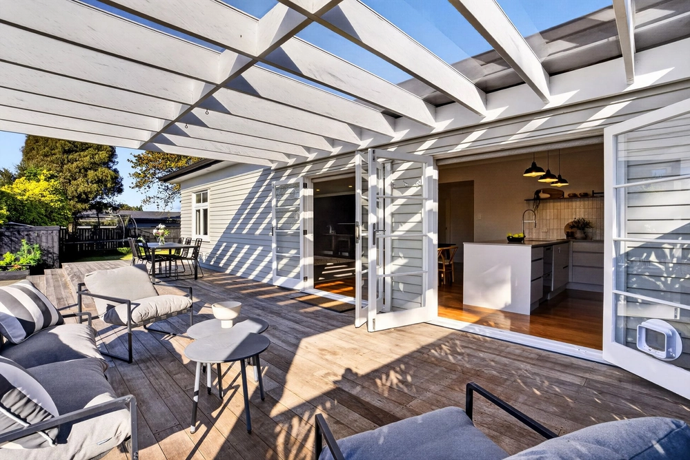 Photos of 9 Woodhouse Road