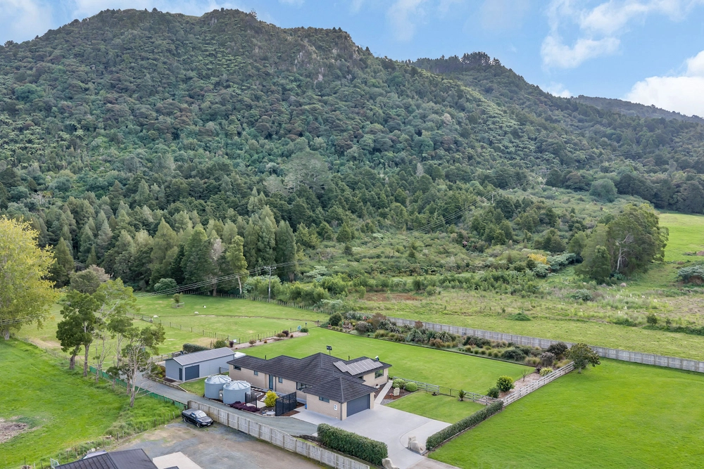 Photos of 36 Layby Lane