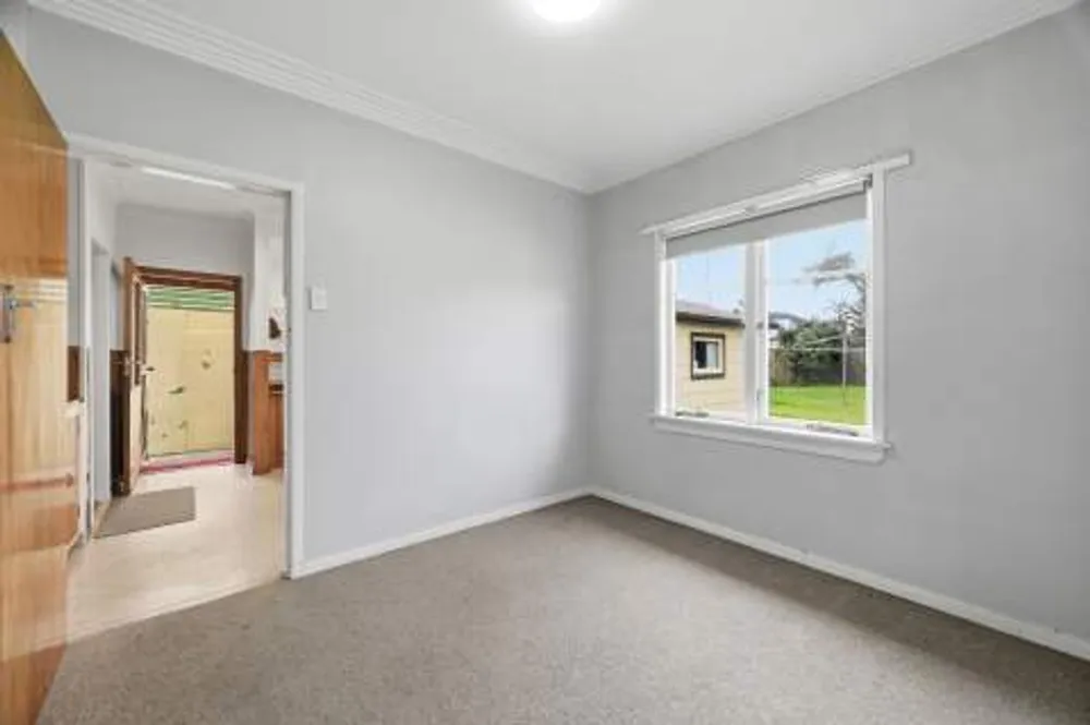 Photos of 25 Russell Road