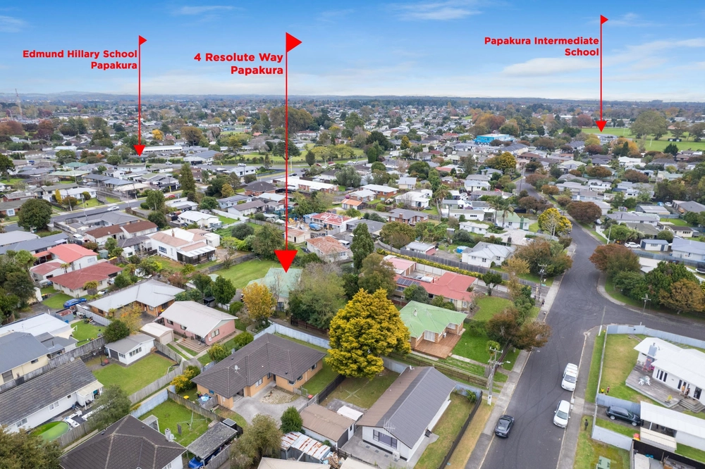 Photos of 4 and 6 Resolute Way