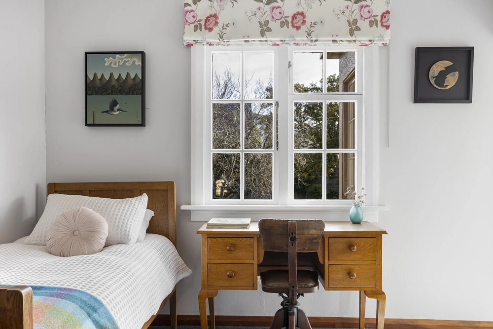 Photos of 8 Neidpath Road
