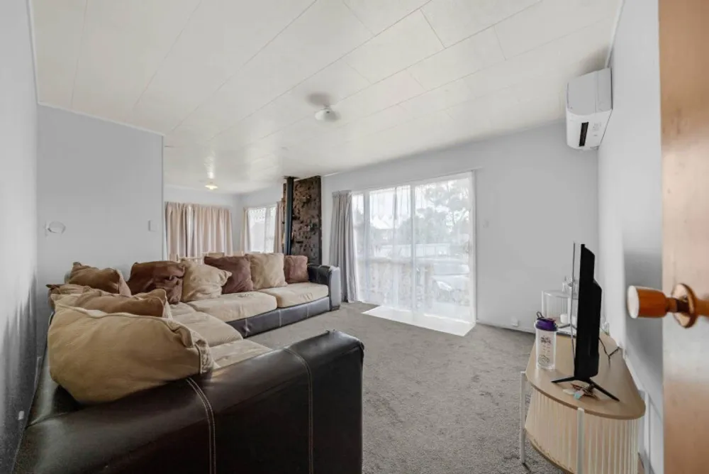 Photos of 9 Tamworth Close