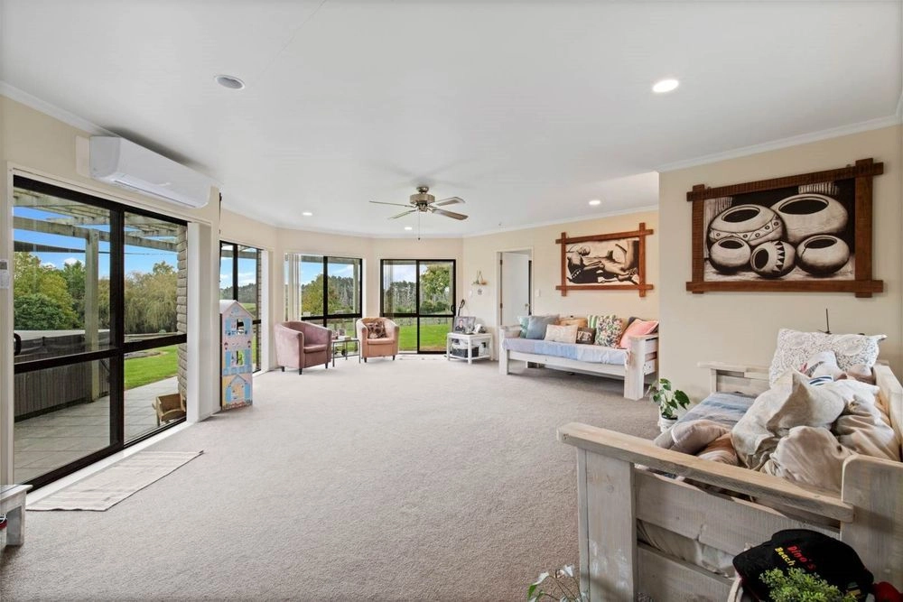 Photos of 80 Oira Road