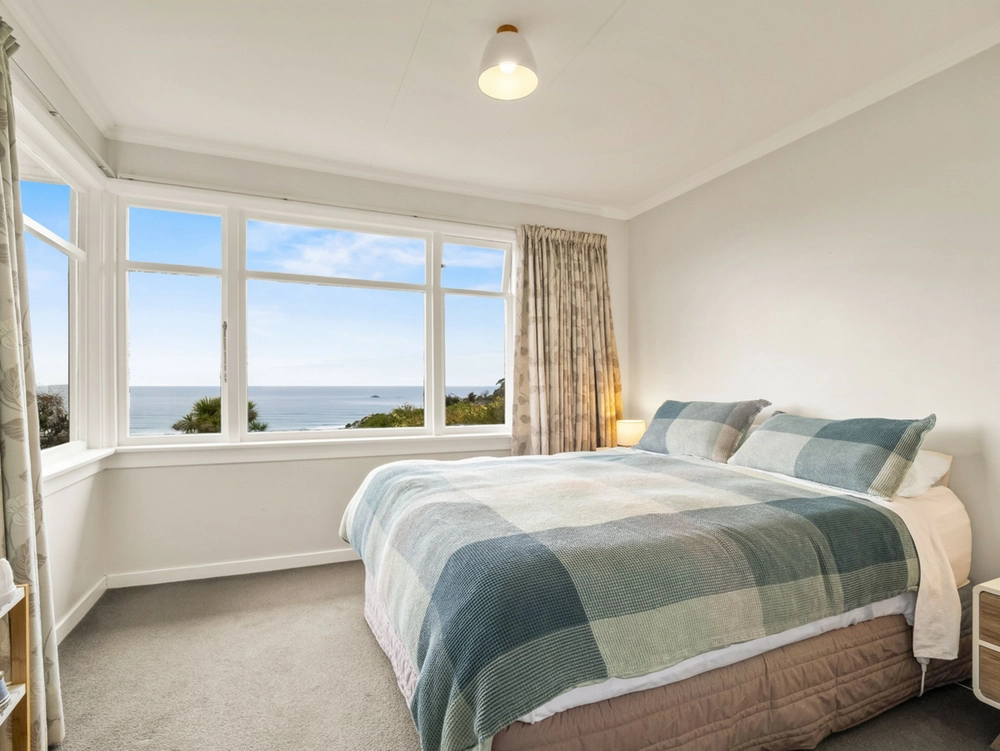 Photos of 141 Easther Crescent