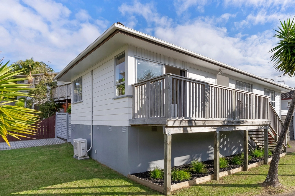 Photos of 9 Embassy Place