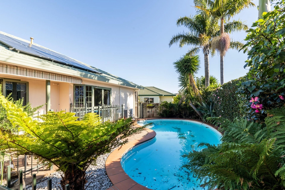 Photos of 19 Kingsgate Avenue