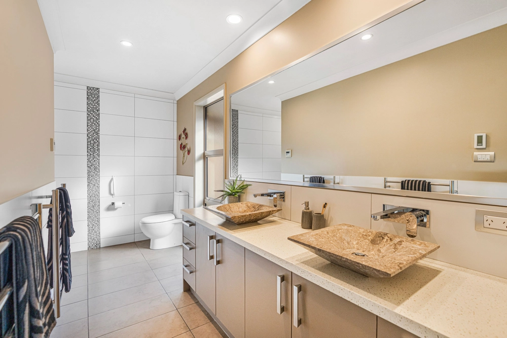Photos of 16 Bernice Crescent