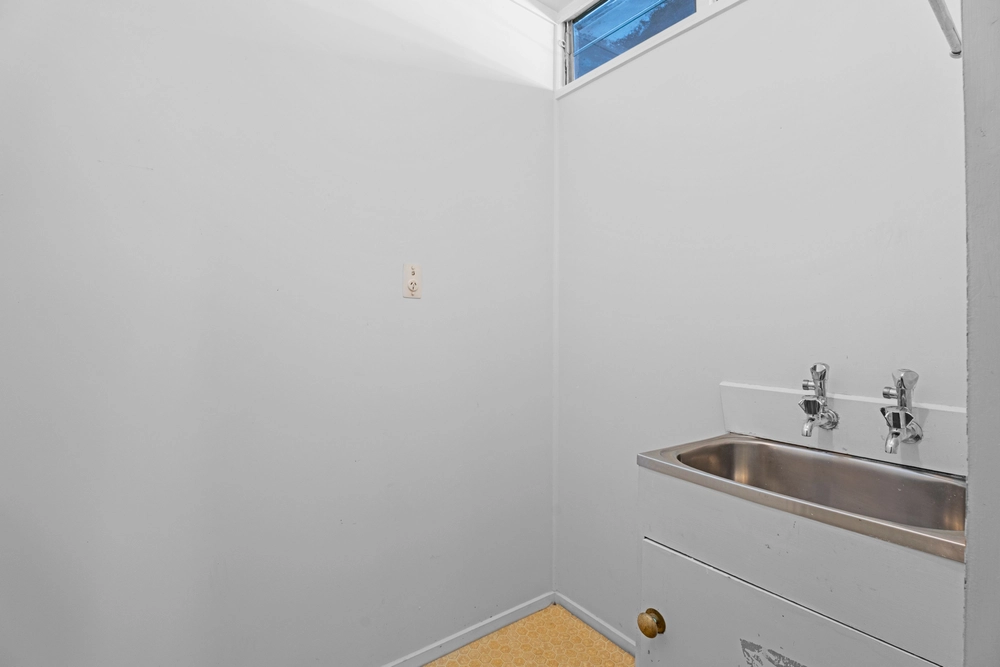 Photos of 2/150 St George Street
