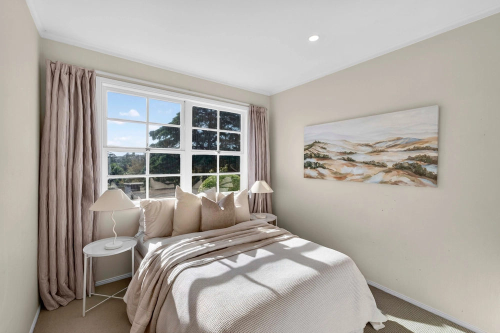 Photos of 9 Worcester Road