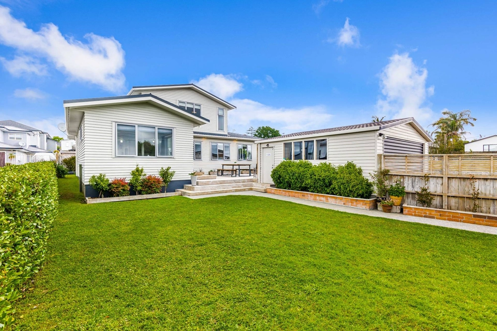 Photos of 103a wharf road te