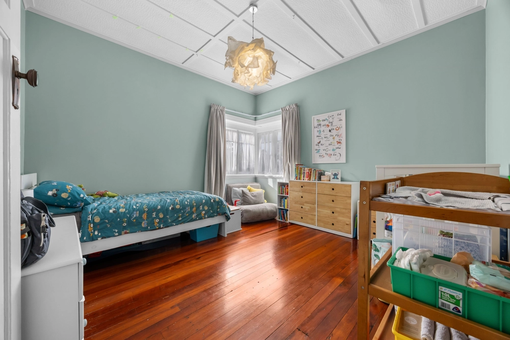 Photos of 17 Tamaki Avenue