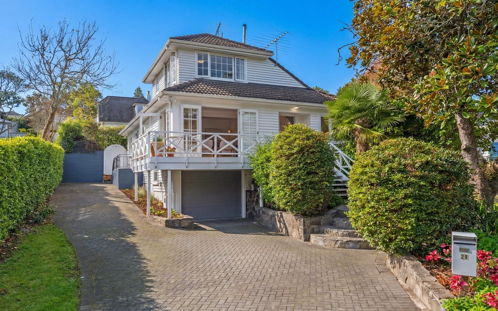 Photos of 29 Entrican Avenue