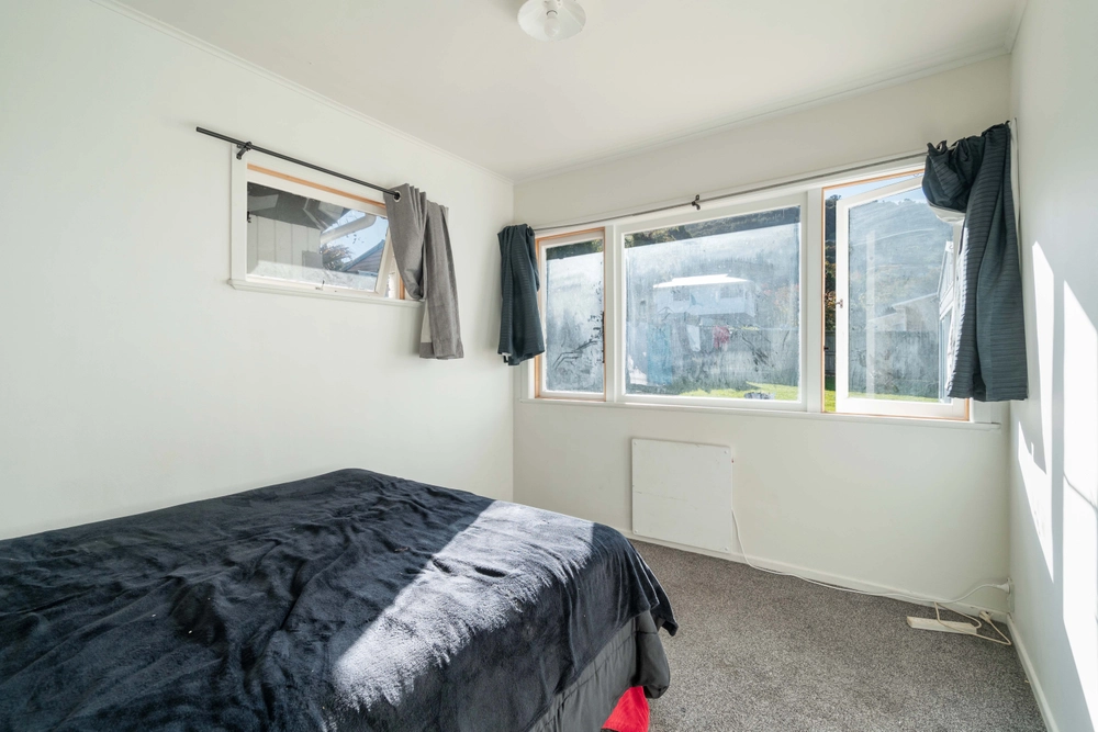 Photos of 19 Leslie Avenue