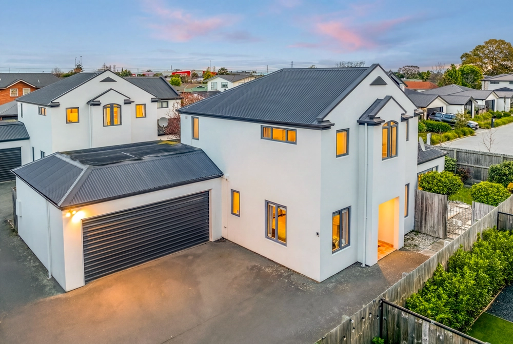 Photos of 70 Wharenui Road