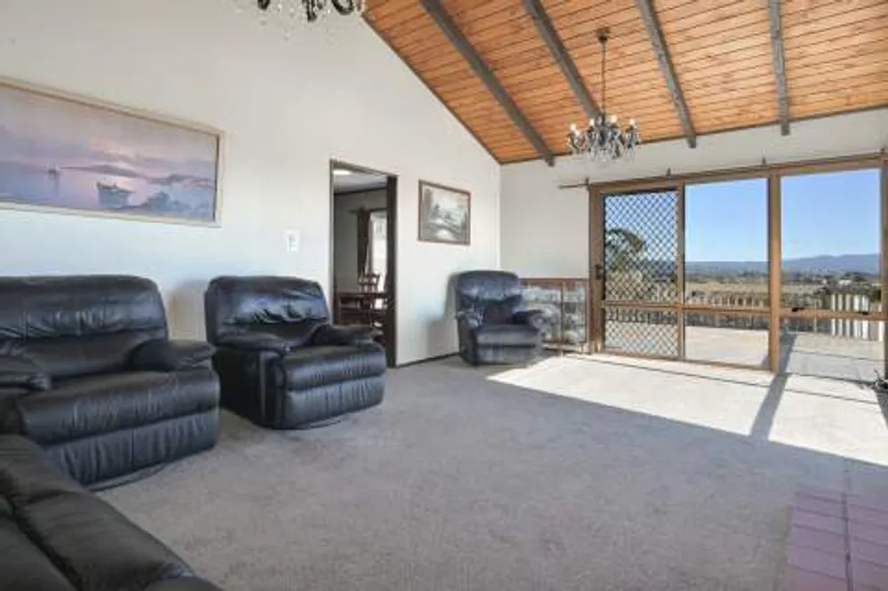 Photos of 17 Upland Street