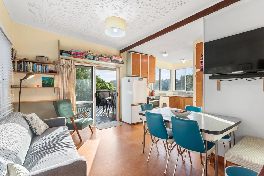 Photos of 1679 Kenepuru Road