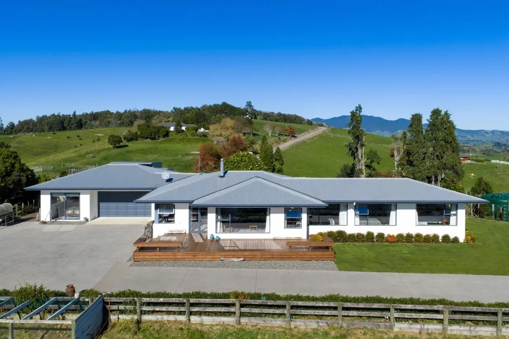 Photos of Unit 3, 957 Taotaoroa Road