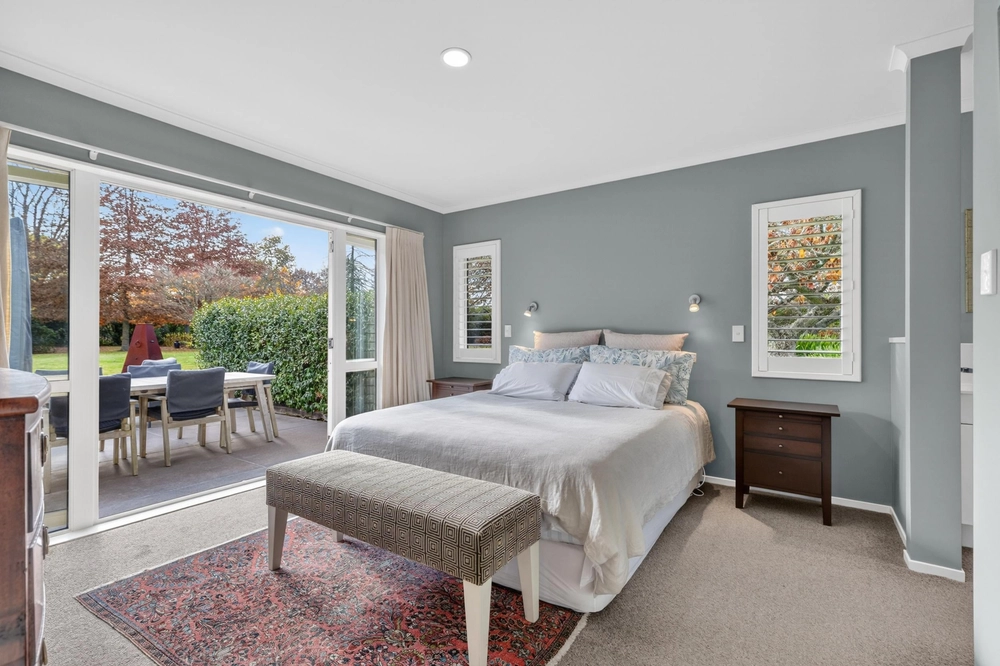 Photos of 328 Newell Road
