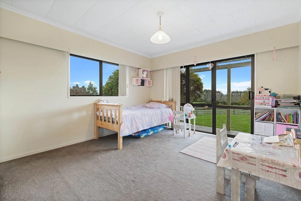 Photos of 80 Oira Road