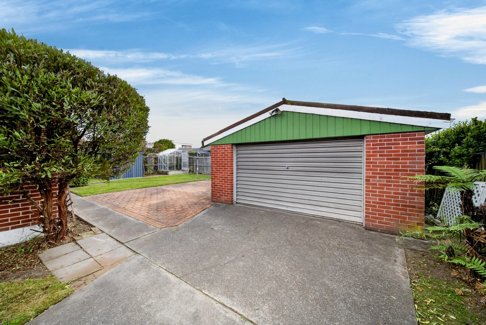 Photos of 70 Toorak Avenue