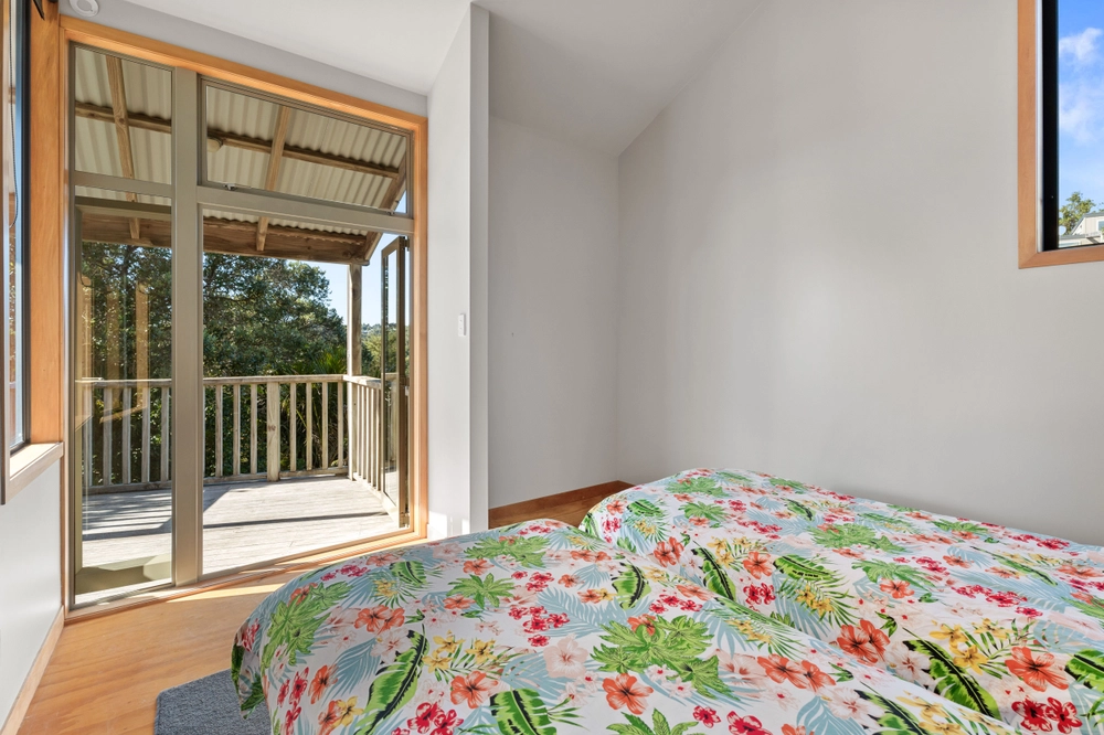 Photos of 31 Marine View Road