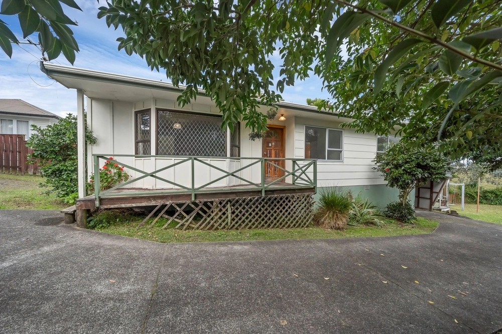 Photos of 11 Hughes Terrace