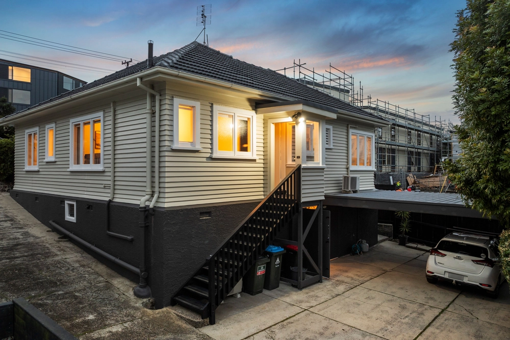 Photos of 19 Riddell Road