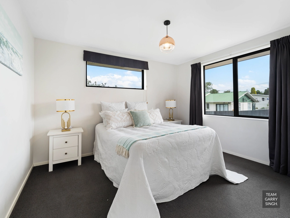 Photos of 44A Greenhaven Avenue