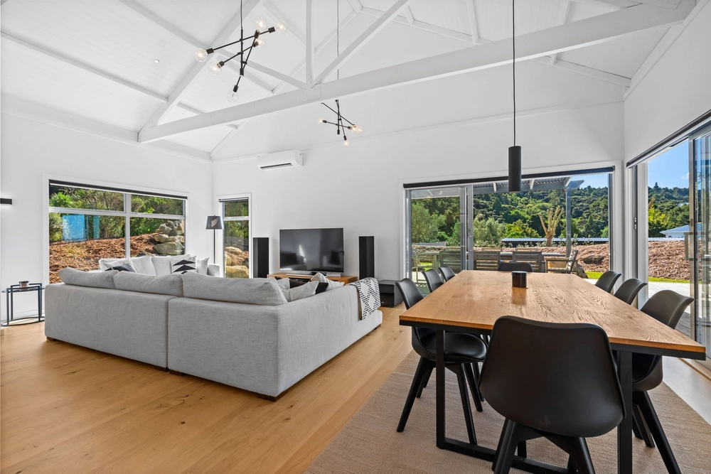 Photos of 27 Wainikau Lane