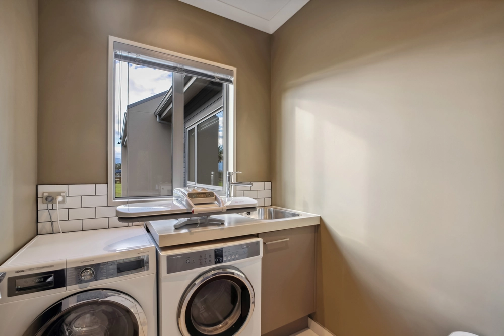 Photos of 1153 Aubrey Road