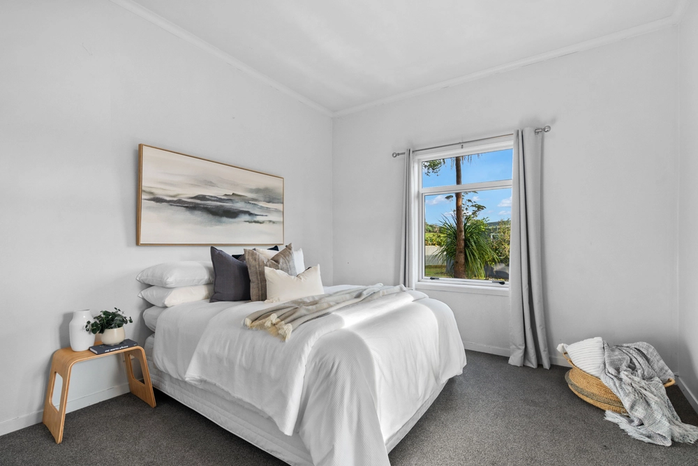 Photos of 988 Otaika Valley Road
