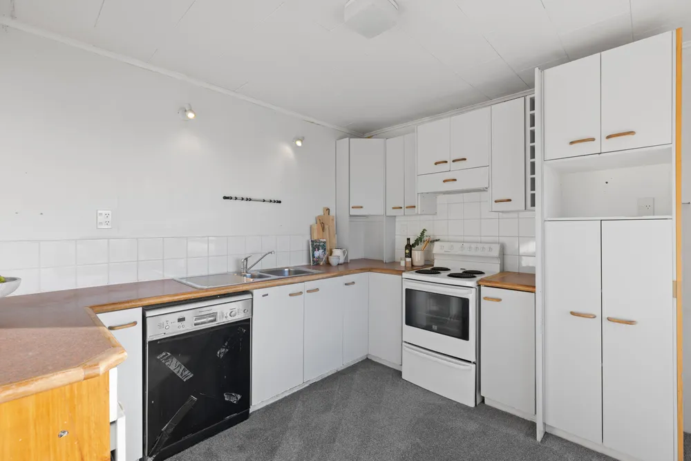 Photos of 33 Tuawera Terrace
