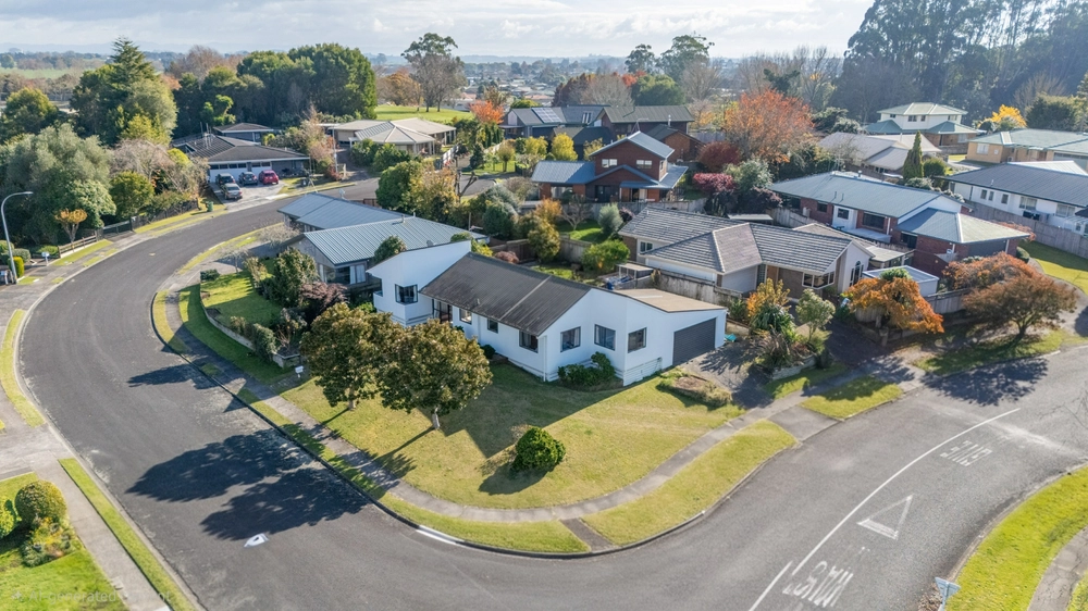 Photos of 410 River Road