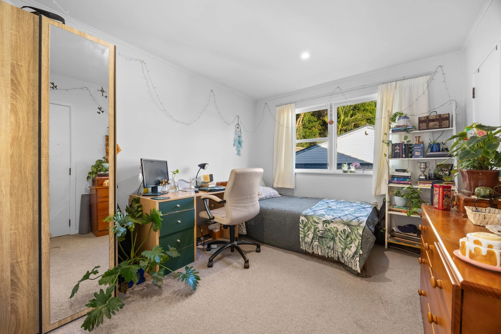 Photos of 75 Penrose Road