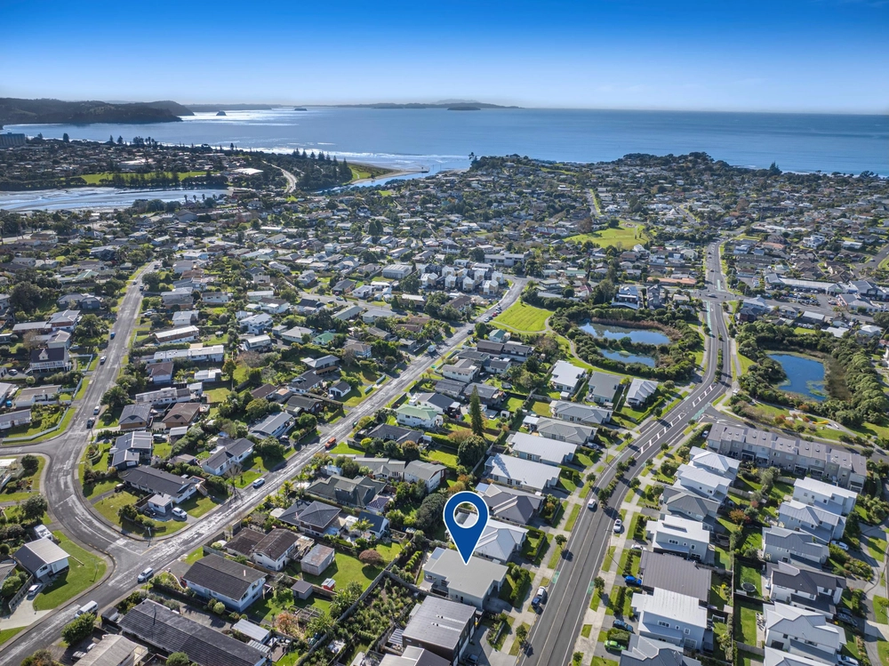 Photos of 26 Kukuwai Avenue