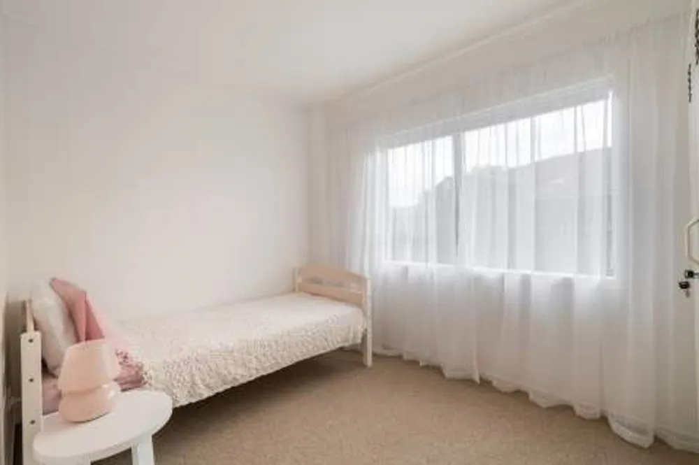Photos of 48 Eaton Crescent