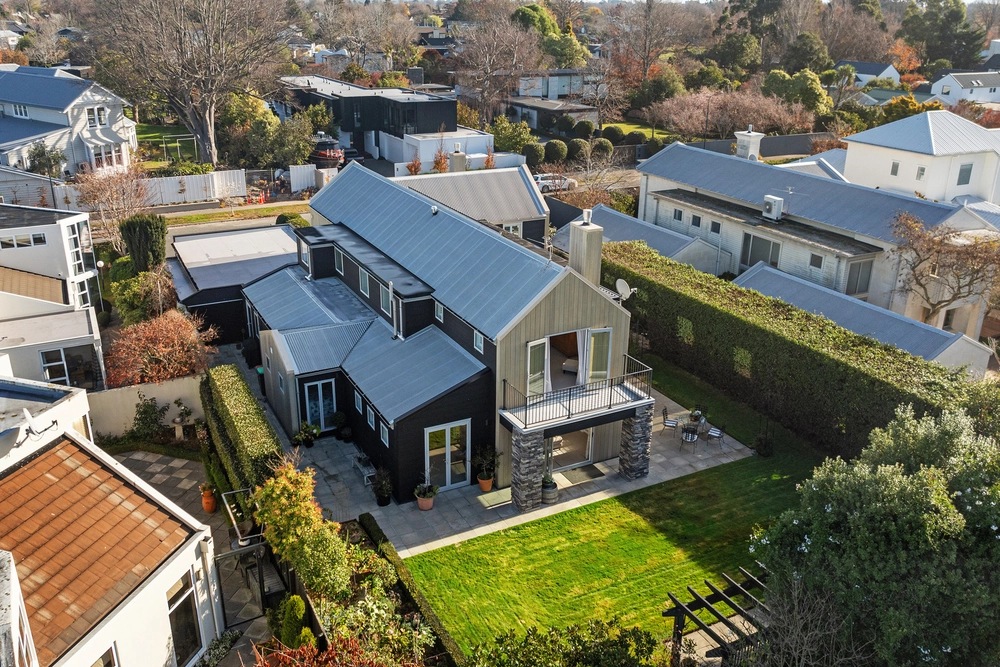 Photos of 20 Thornycroft Street