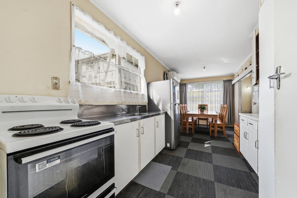 Photos of 42 Maioro Street