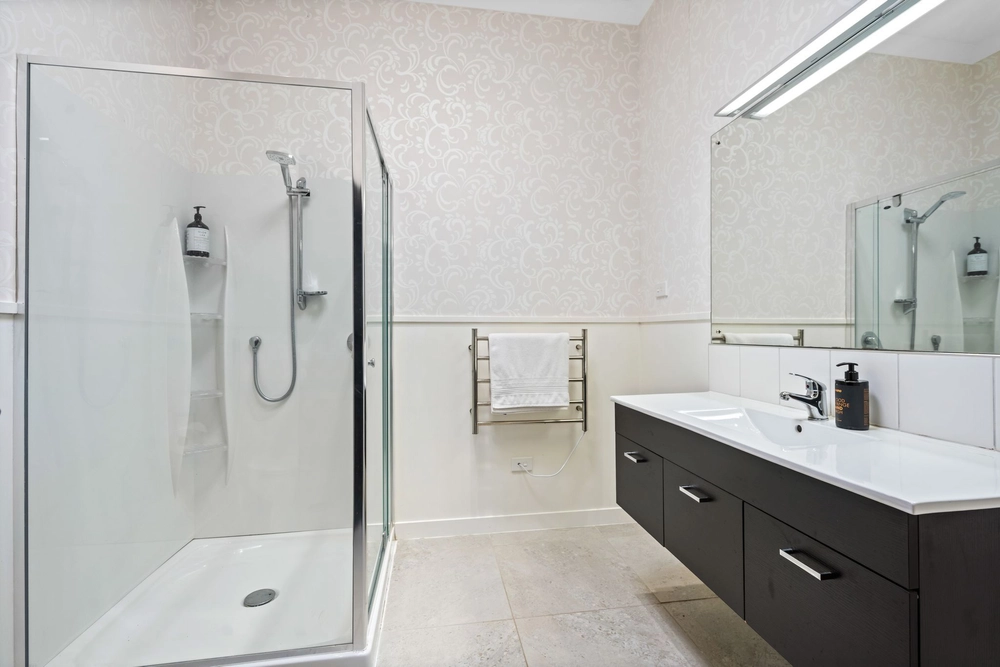Photos of 27 Wainikau Lane