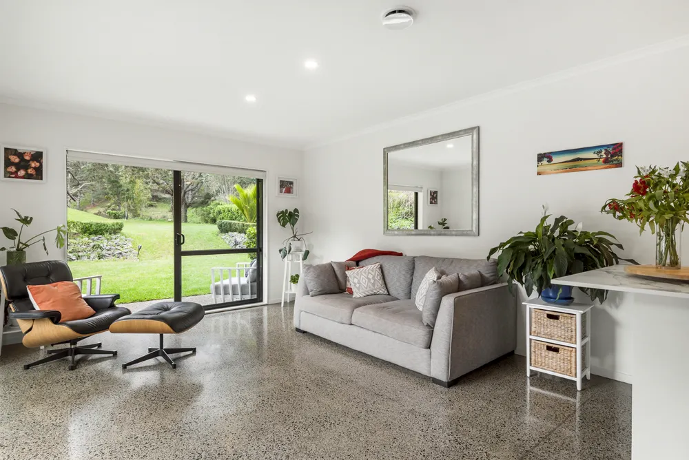 Photos of 108 Paremoremo Road