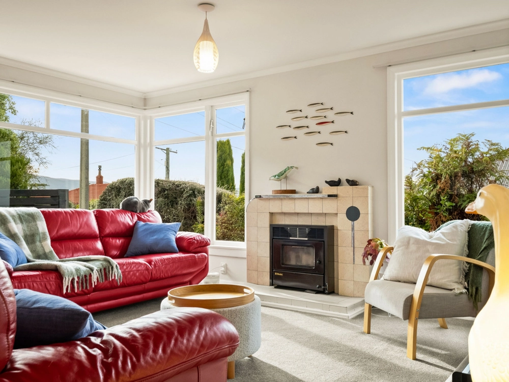 Photos of 141 Easther Crescent