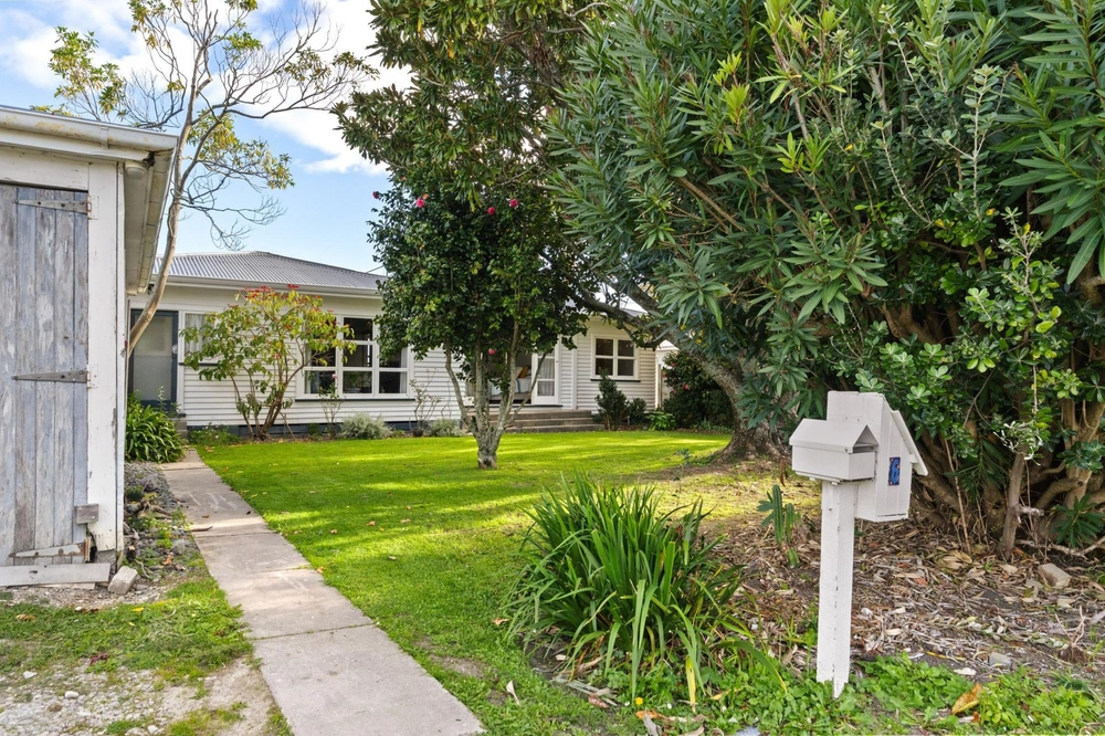 Photos of 6 Vivian Street