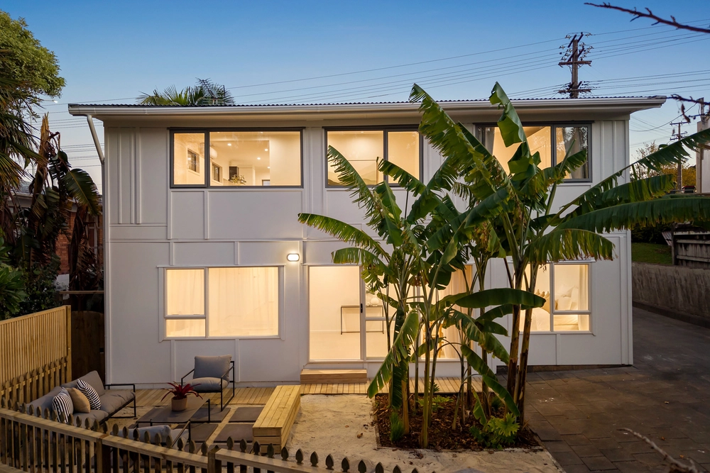 Photos of 583 East Coast Road