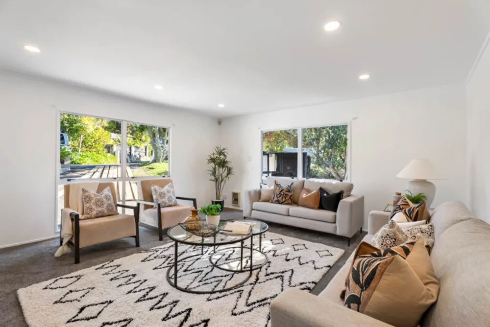 Photos of 23 Glen Oaks
