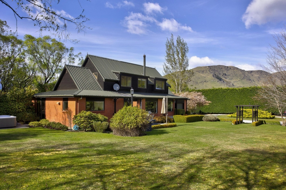 Photos of 353A Littles Road