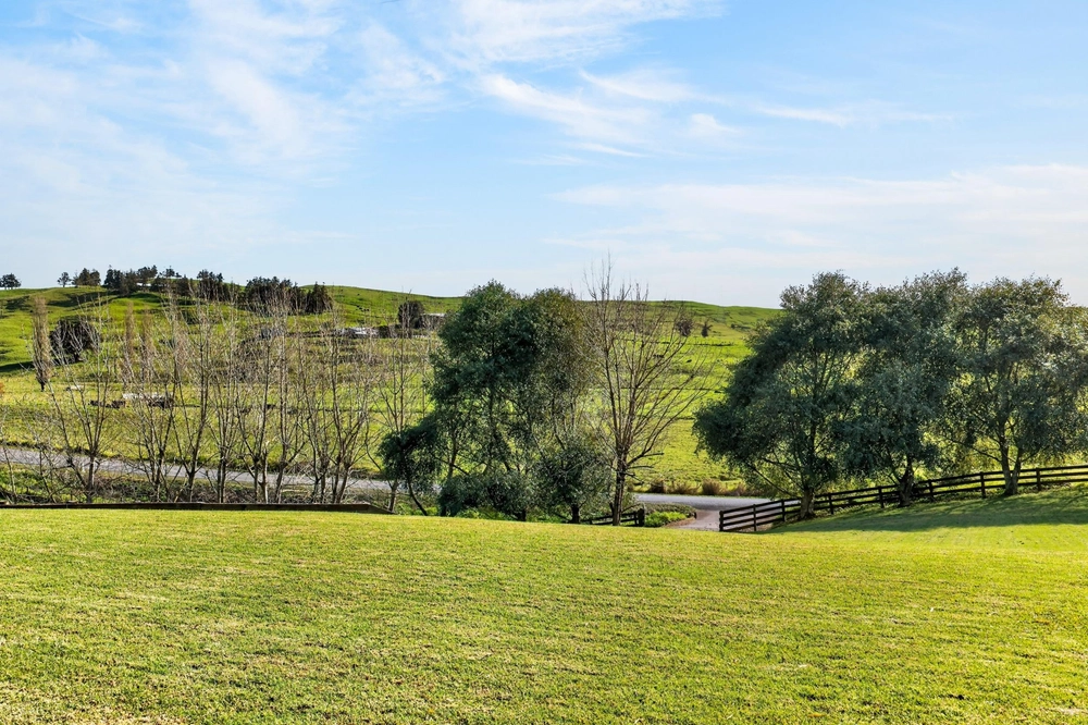 Photos of 283 Maungakaramea Road