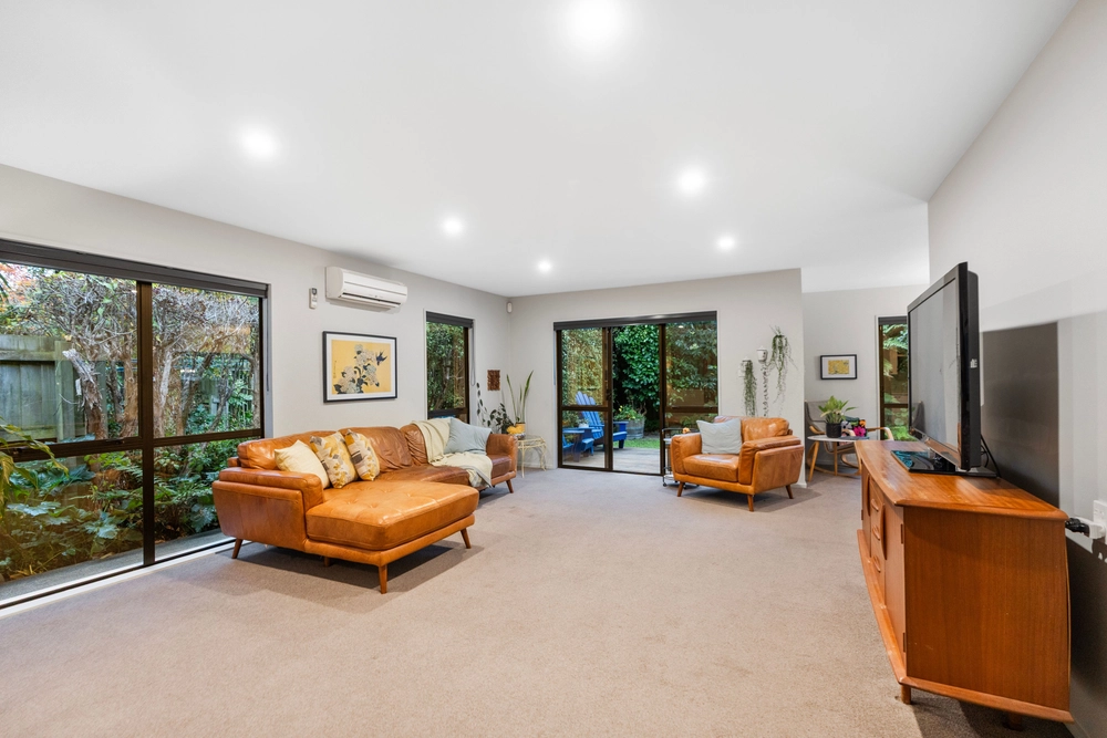 Photos of 122 Tennyson Street