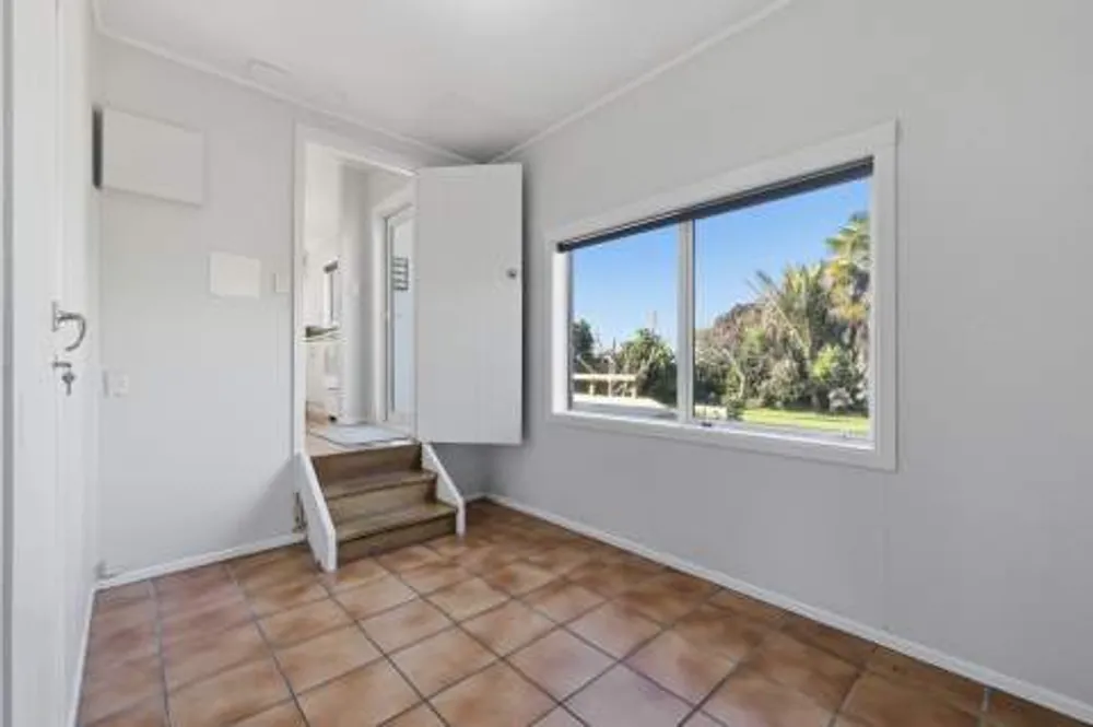 Photos of 423 Maungatapu Road