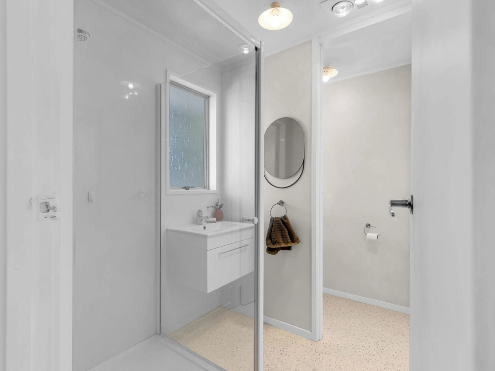 Photos of 42B Wallis Street